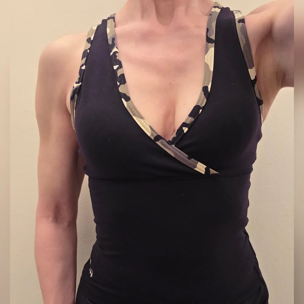 Brasil Sul Black & Camo Green Mock Wrap Tank Top With Removable Cups Size M - Picture 1 of 8